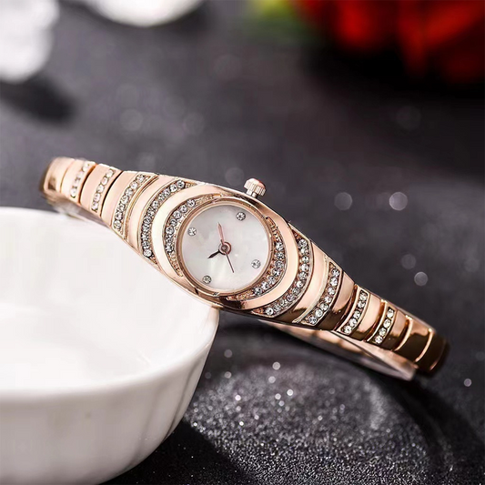 ⌚ 50% OFF NOW! 💎 Women's Rhinestone Bracelet Watch – Sparkling bezel & adjustable link band – Elegant timepiece, perfect for daily wear or dressing up ✨